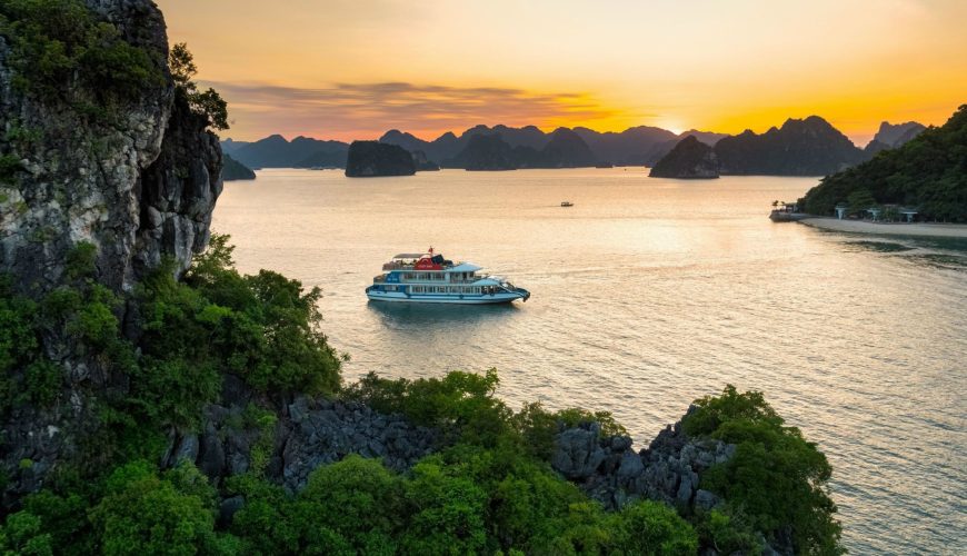 Halong bay cruises