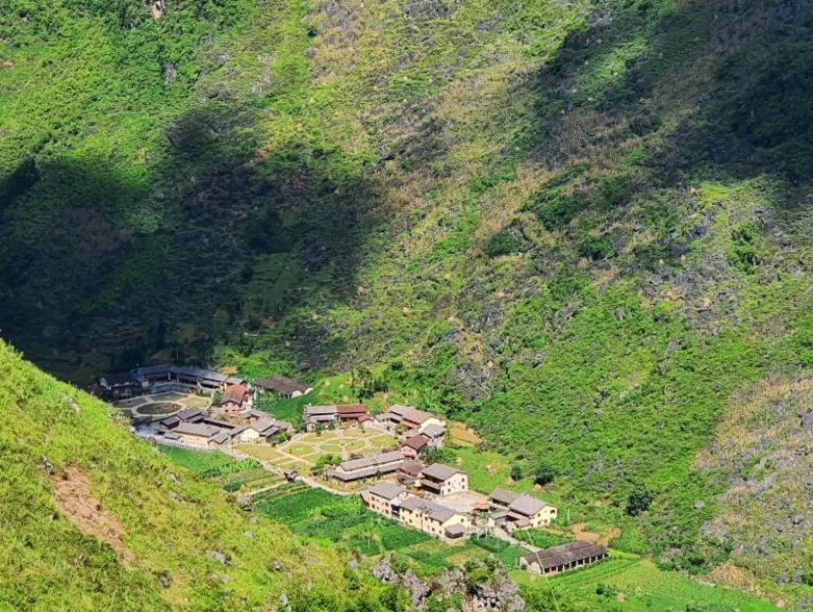 Visiting Lung Tam Village in Hà Giang