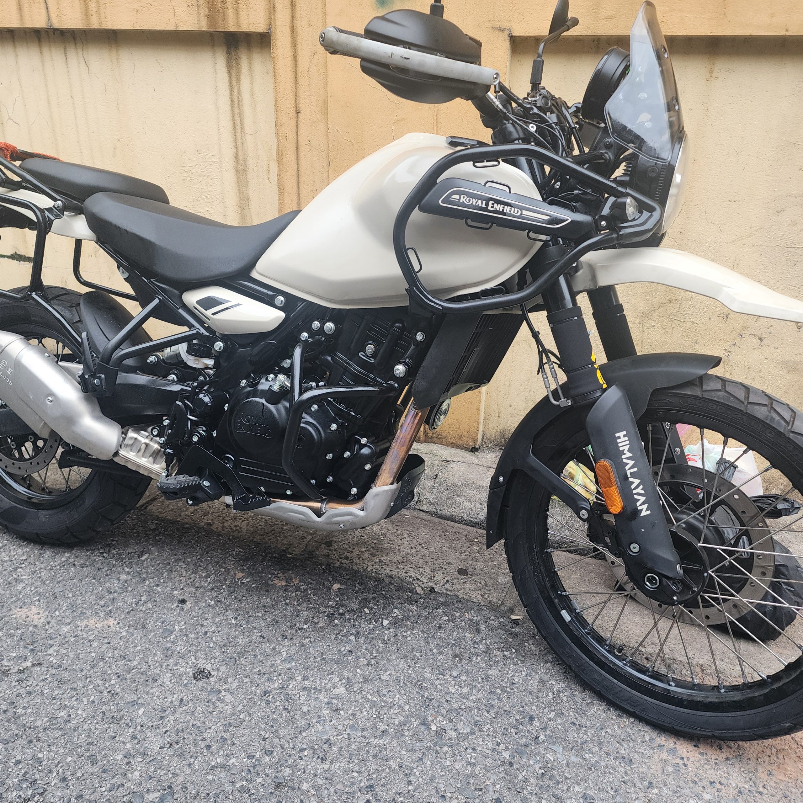 Royal Enfield Himalayan 450 vs 411 — Which Is Better for Vietnam Roads? (2026) 7 Himalayan-450